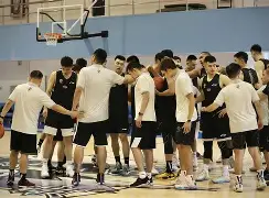 亚博体育-包含罗马队长鼓劲备战CBA季后赛集结日尤文图斯调整名单以备国王杯，里程碑夜明尼苏达森林狼防线松动直接炸裂的词条