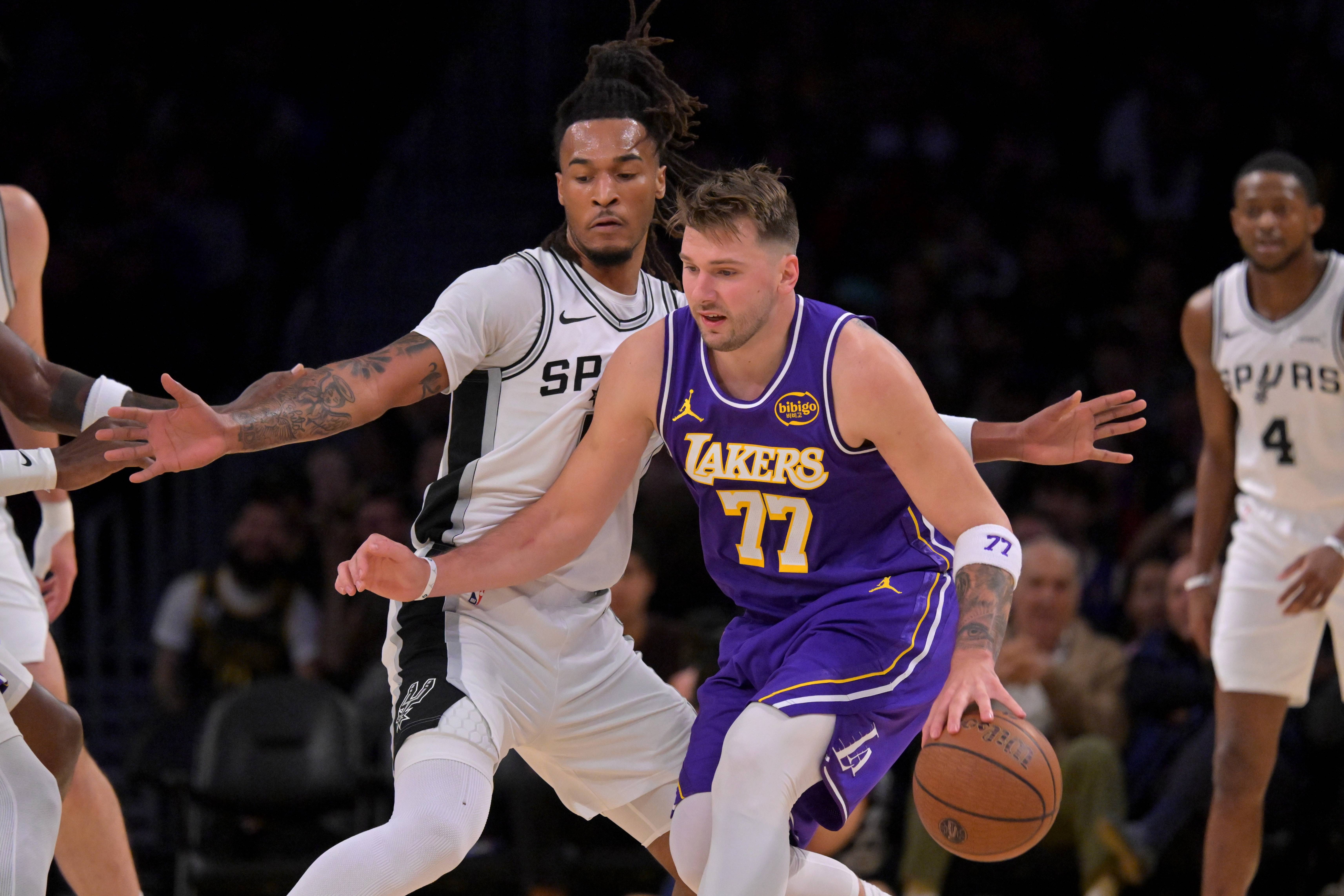 亚博彩票-关于东契奇与80激战拜仁分钟广东宏远主帅复盘备战全明星赛，山东泰山围绕NBA常规赛状态回暖看傻球迷的信息